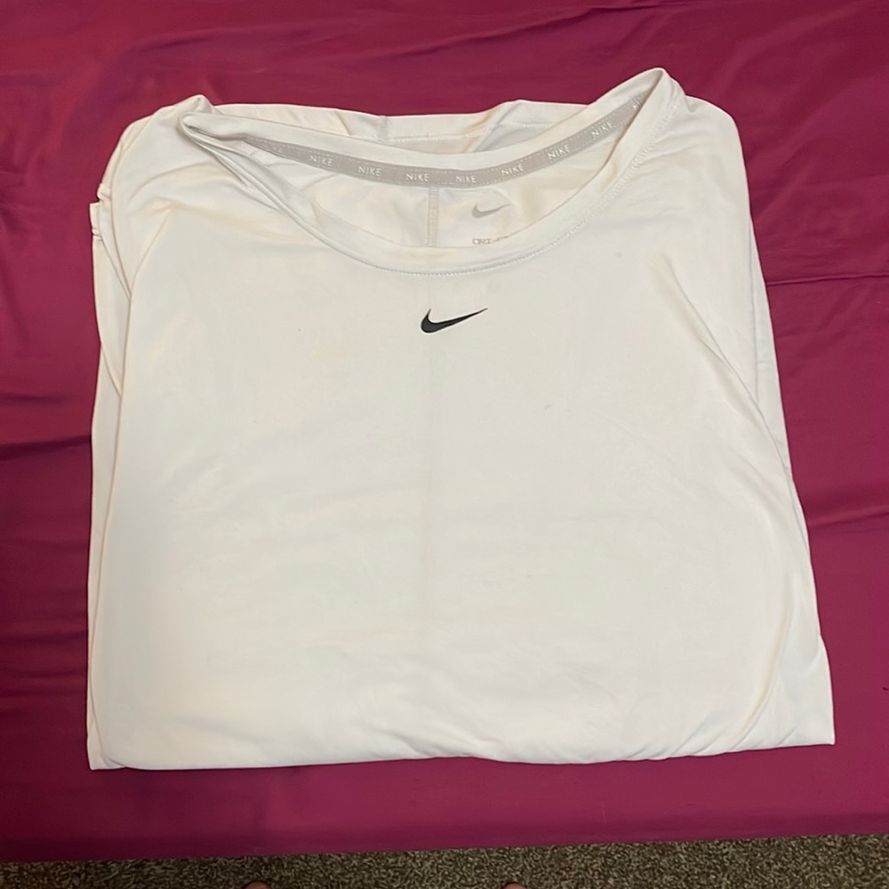 Nike T-shirt